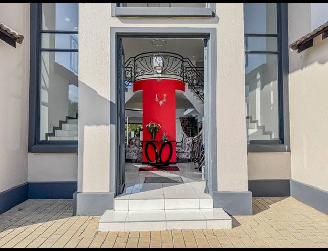 7 BEDROOM HOUSE FOR SALE IN MIDLANDS ESTATE